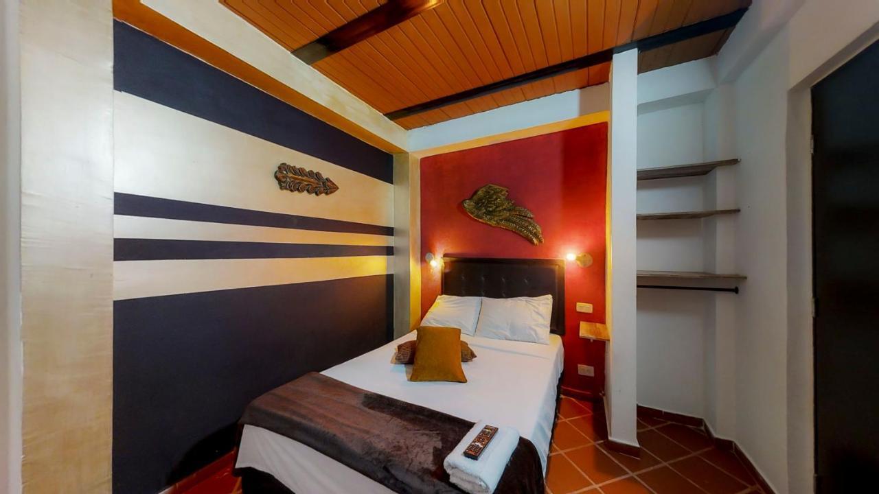 Casa Los Naranjos Hostal 메딜린 외부 사진